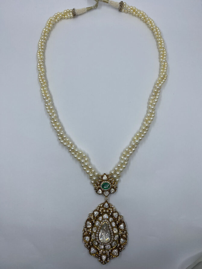 330 Taj 21 Diamond Emerald Pearl Gold Necklace