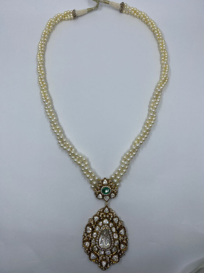 330 Taj 21 Diamond Emerald Pearl Gold Necklace