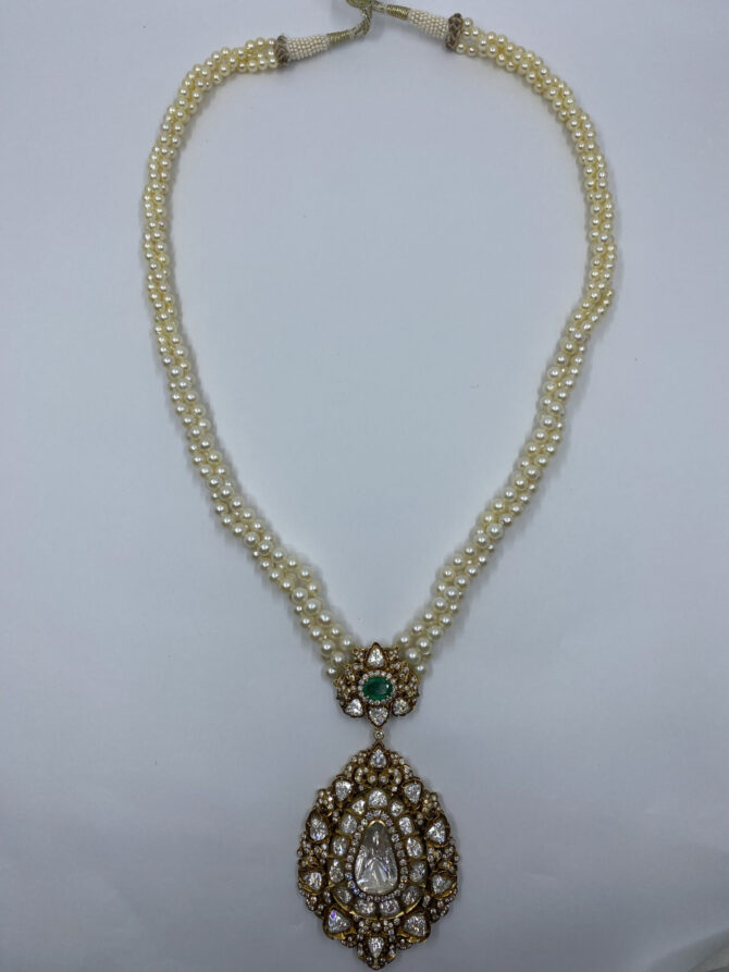330 Taj 21 Diamond Emerald Pearl Gold Necklace