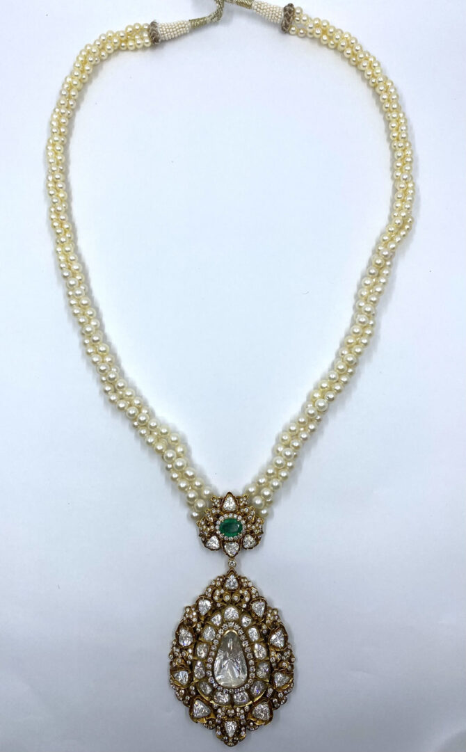 330 Taj 21 Diamond Emerald Pearl Gold Necklace