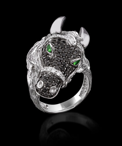 Taj-413 Green Garnet Horse Ring