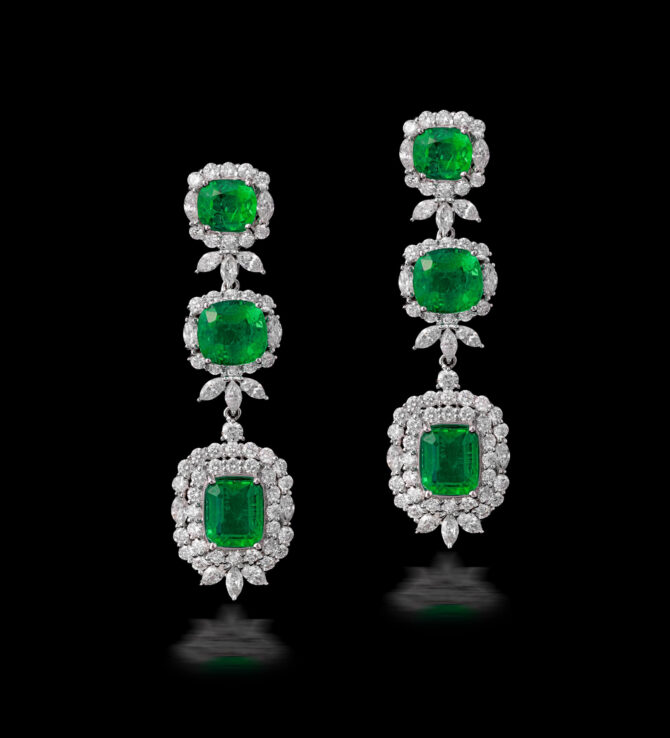 Taj 696 Emerald Diamond Set